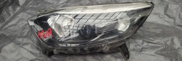 Renault Captur Headlight/headlamp 260607391R