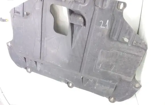 Ford Focus Engine splash shield/under tray 3M51R6P013CZ