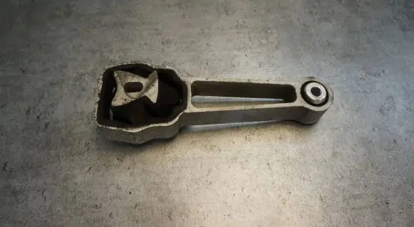 Volvo S60 Engine mount bracket 30793322