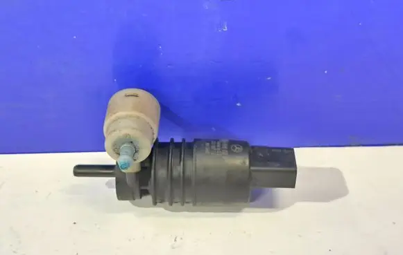 Mercedes-Benz C W204 Windscreen/windshield washer pump 2048660221