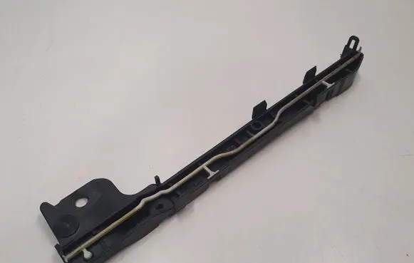 BMW 5 G30 G31 Other engine bay part 9334789 8586509