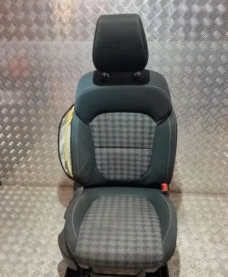 MG ZS Front passenger seat PK16909