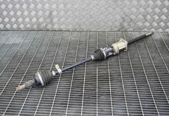 Maserati Ghibli Front driveshaft 670007077