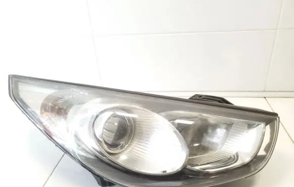 Hyundai ix35 Headlight/headlamp 921022Y