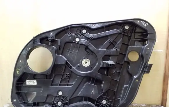Hyundai i40 Front window lifting mechanism without motor 824803ZXXX