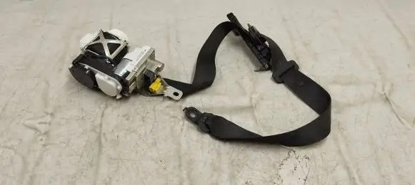 Mercedes-Benz GL X166 Front seatbelt A1668601400
