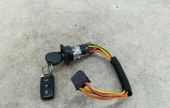 Renault Megane I Ignition lock 