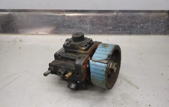 Opel Zafira B Fuel injection high pressure pump 0445010128 0055193840