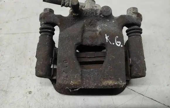 Nissan Qashqai Rear brake caliper
