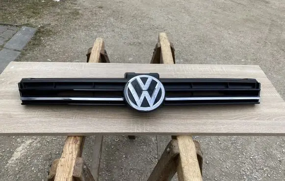 Volkswagen Golf VII Front grill 5G0853651R