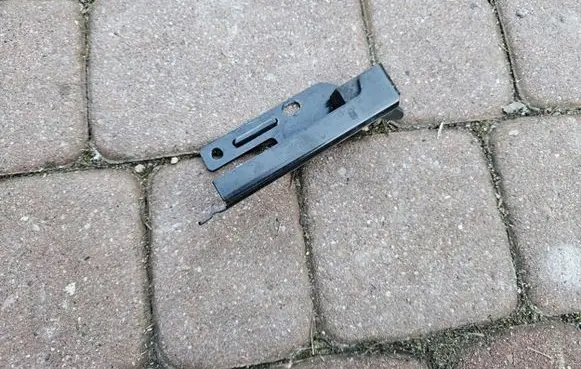 Citroen Berlingo Front door check strap stopper 9821949180