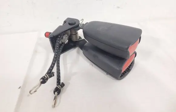 Volvo XC70 Rear seatbelt buckle 738703