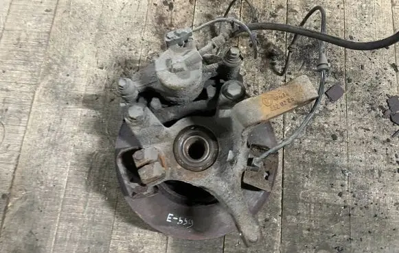 Front wheel hub