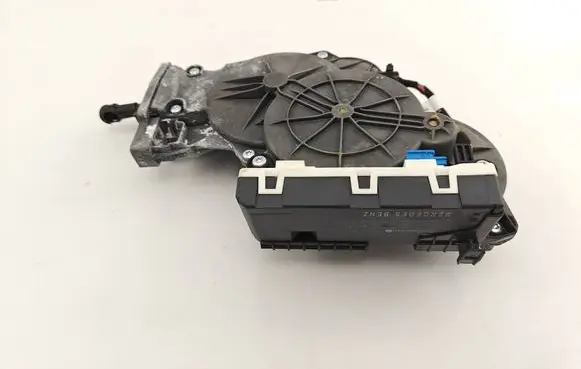 Mercedes-Benz C W205 Tailgate/trunk/boot lift motor A0997602601 C10274106 03231314