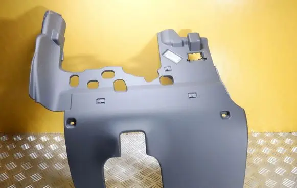 Dashboard lower bottom trim panel