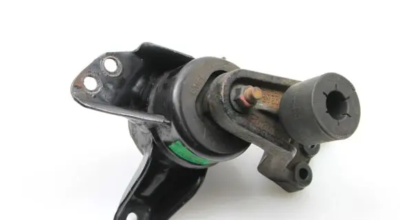 Engine mount bracket