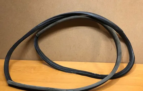 Audi A3 S3 8L Front door rubber seal 8L3831721
