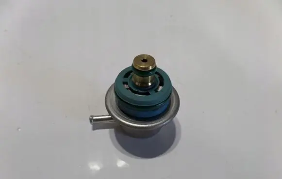 Renault Clio IV Fuel pressure regulator 0280160562TCE