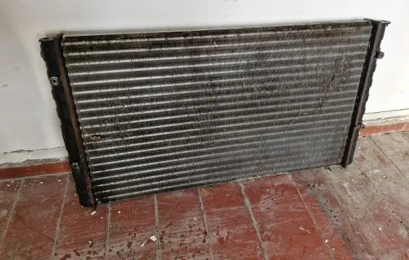 Volkswagen Golf III Coolant radiator