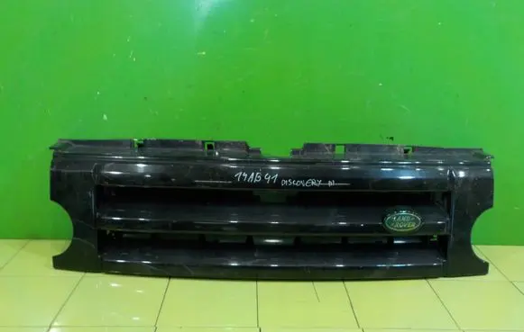 Land Rover Discovery 3 - LR3 Front bumper upper radiator grill ATRAPKA