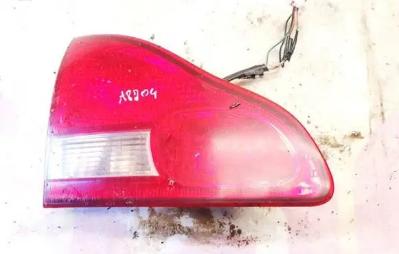 Toyota Avensis Verso Tailgate rear/tail lights