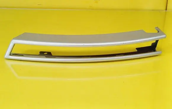 Volkswagen PASSAT B6 Under headlight/headlamp trim 3C0807717C