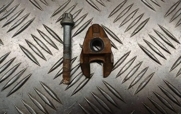 Peugeot Partner Fuel Injector clamp holder 23830