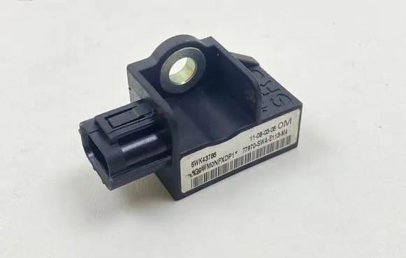 Honda CR-V Airbag deployment crash/impact sensor 5WK43786 77970SWAE113M4