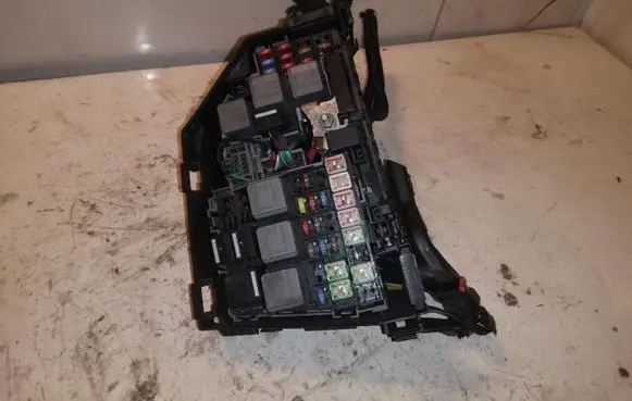 Ford Galaxy Fuse box set 6G9T14A087AB A19710