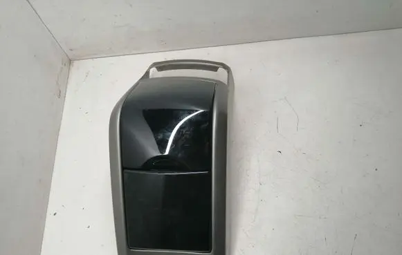Cup holder front