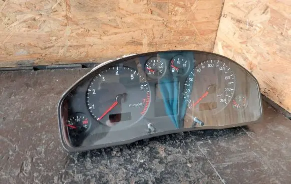Audi A6 S6 C5 4B Speedometer (instrument cluster) 4B0920900K