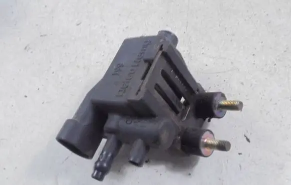 Renault Megane I Electromagnetic valve 866305F