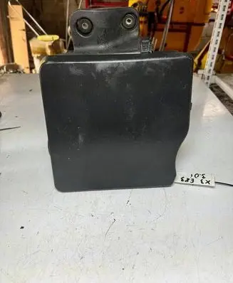 BMW X3 E83 Air filter box 