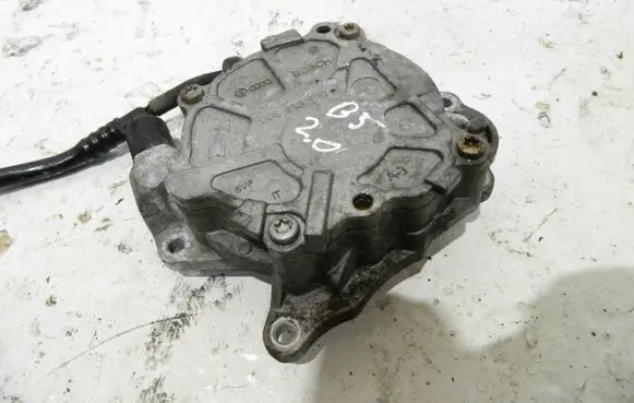 Volkswagen PASSAT B6 Vacuum pump 13147617187181