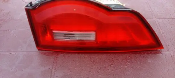 Jaguar F-Pace Tailgate rear/tail lights