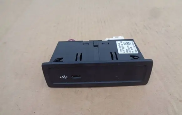 Mercedes-Benz A W177 USB socket connector A2478203902