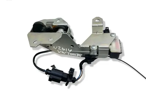 Volkswagen Touareg I Tailgate lock latch 7L0827506E