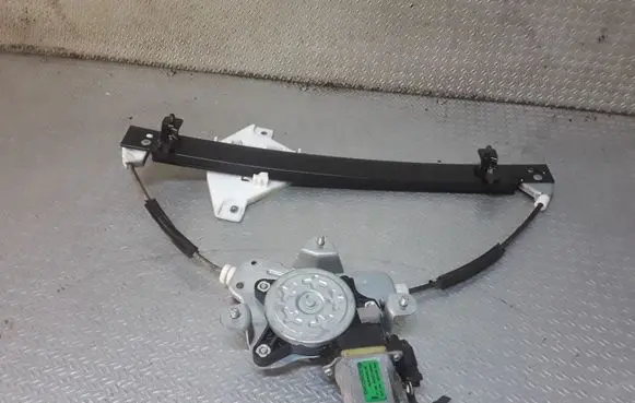 SsangYong Korando Rear door window regulator with motor 98830CZ010