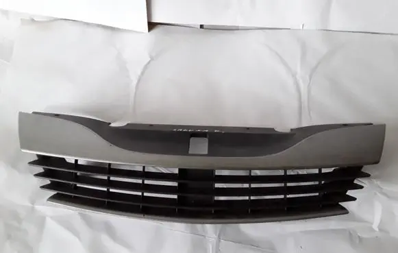 Renault Laguna II Front bumper upper radiator grill 8200012581