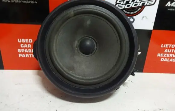 Audi A4 S4 B6 8E 8H Front door speaker 8E0035411