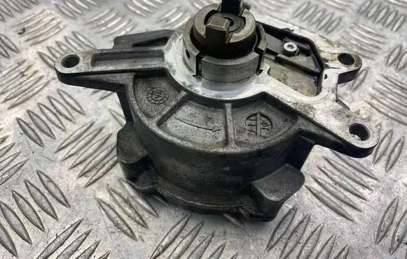 Mercedes-Benz ML W164 Vacuum pump A64223065