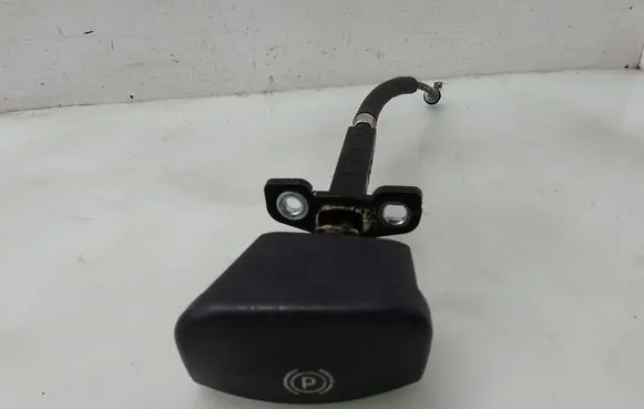 KIA Carens I Hand brake release handle