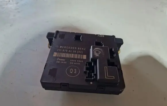 Mercedes-Benz E W211 Other control units/modules 2118704026
