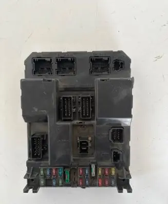 Peugeot 307 Fuse module 9651196880
