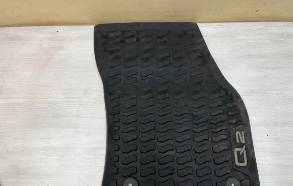 Audi Q2 - Front floor mat 81B061501