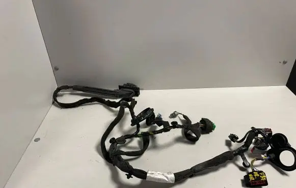 Volvo V70 Front door wiring loom 30773652