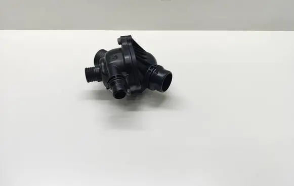 BMW 5 E60 E61 Thermostat/thermostat housing 7536655 10106810