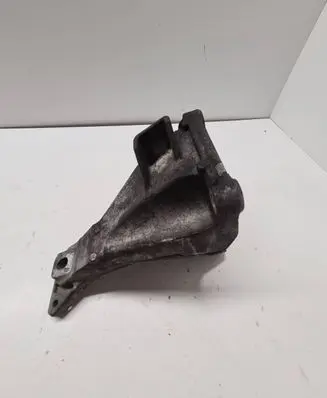 BMW 1 E81 E87 Engine mounting bracket 6781916 13807410