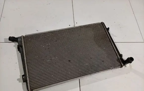 Skoda Octavia Mk2 (1Z) Coolant radiator 