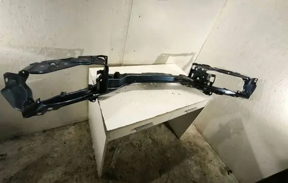 Volvo V50 Radiator support slam panel bracket 30678481